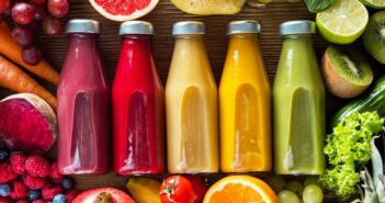 10 kg abnehmen mit Smoothies Rezepte (Foto: Adobe Stock- airborne77)